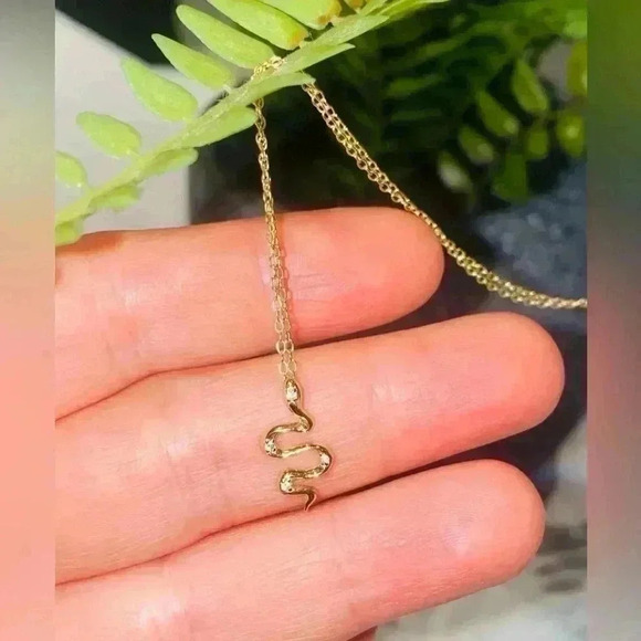 🌸 Cute Little Snake 🐍 pendant  and Chocker 🌸 - Picture 2 of 7
